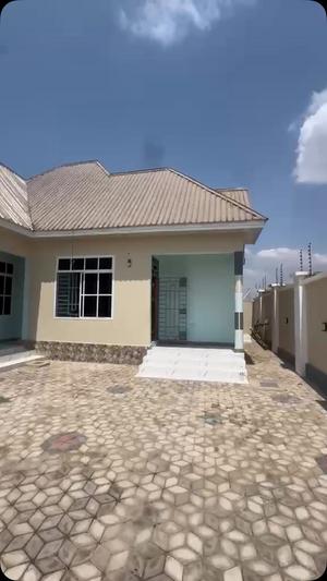 Nyumba ya vyumba viwili inapangishwa Kalii Ilazo, Dodoma Nyumba ya vyumba viwili inapangishwa Kalii Ilazo, Dodoma