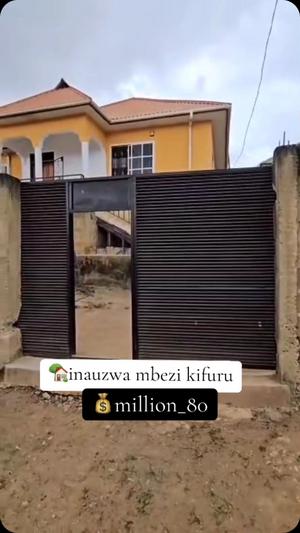 Nyumba ya vyumba vitatu inauzwa Mbezi Kifuru, Dar Es Salaam (300 sqm)