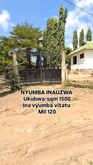 Nyumba ya vyumba vitatu inauzwa Kibamba Shule, Dar Es Salaam (1500 sqm) Nyumba ya vyumba vitatu inauzwa Kibamba Shule, Dar Es Salaam (1500 sqm)