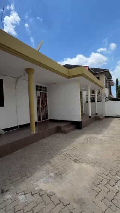 3 Bedrooms House for Rent in Kijitonyama, Dar Es Salaam