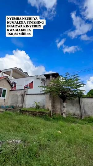 Nyumba ya vyumba vitatu inauzwa Tabata Kinyerezi Mwisho Kwa Makofia, Dar Es Salaam (525 sqm) Nyumba ya vyumba vitatu inauzwa Tabata Kinyerezi Mwisho Kwa Makofia, Dar Es Salaam (525 sqm)