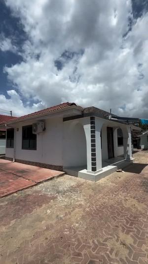 Nyumba ya vyumba vitatu inapangishwa Mbezi Beach, Dar Es Salaam Nyumba ya vyumba vitatu inapangishwa Mbezi Beach, Dar Es Salaam