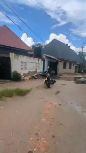 Nyumba ya vyumba vitatu inauzwa Tabata Kinyerezi Ulongoni, Dar Es Salaam (300 sqm)