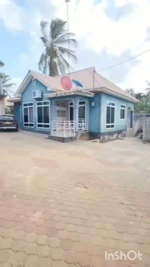 Apartment ya vyumba vitatu inapangishwa Kinyerezi Mwisho, Dar Es Salaam Apartment ya vyumba vitatu inapangishwa Kinyerezi Mwisho, Dar Es Salaam