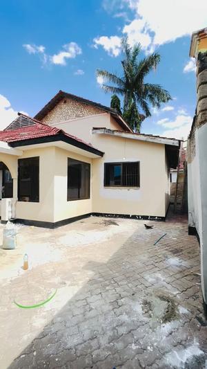 4 Bedrooms House for Rent in Mbezi Beach Afrikana, Dar Es Salaam