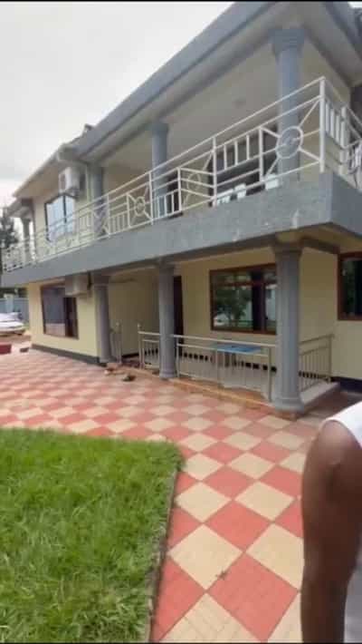 Nyumba ya vyumba 6 inauzwa Bwiru, Mwanza Nyumba ya vyumba 6 inauzwa Bwiru, Mwanza