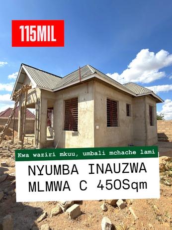 Nyumba ya vyumba vitatu inauzwa Mlimwa C, Dodoma (450 sqm) Nyumba ya vyumba vitatu inauzwa Mlimwa C, Dodoma (450 sqm)