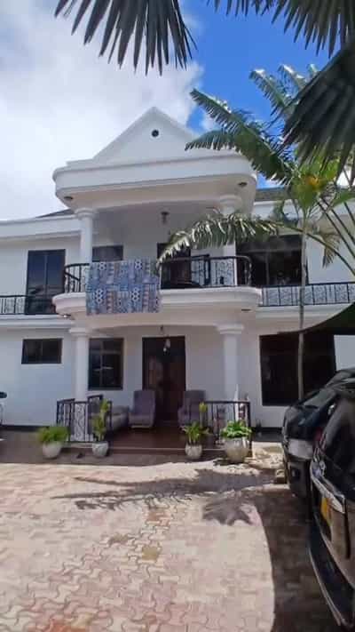 Nyumba inauzwa Mbweni Malindi, Dar Es Salaam (1000 sqm)
