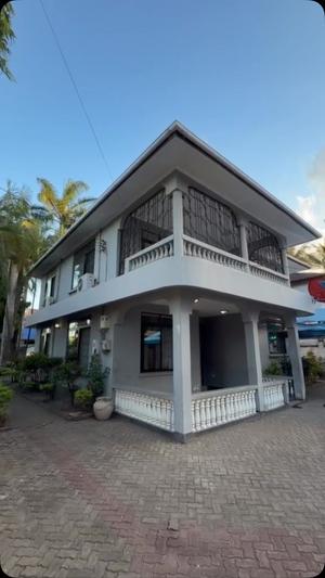 Nyumba ya vyumba vinne inauzwa Mbezi Beach, Dar Es Salaam