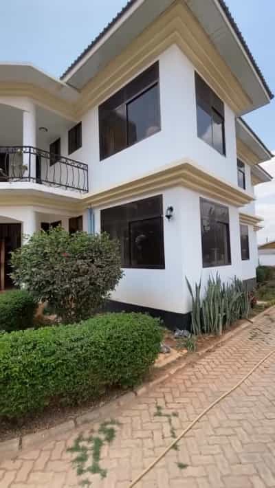 Apartment ya vyumba vitatu inapangishwa Area D, Dodoma
