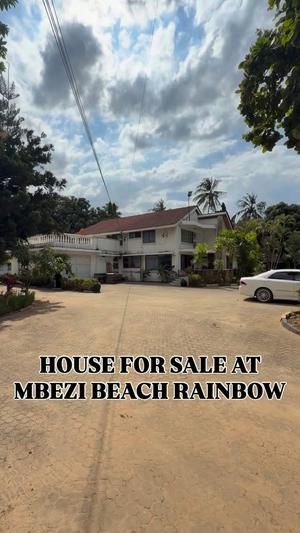 Nyumba ya vyumba vitano inauzwa Mbezi Beach Rainbow, Dar Es Salaam (2200 sqm) Nyumba ya vyumba vitano inauzwa Mbezi Beach Rainbow, Dar Es Salaam (2200 sqm)