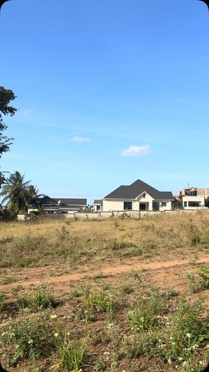 Kiwanja kinauzwa Madale Kwa Kawawa, Dar Es Salaam (1000 sqm)