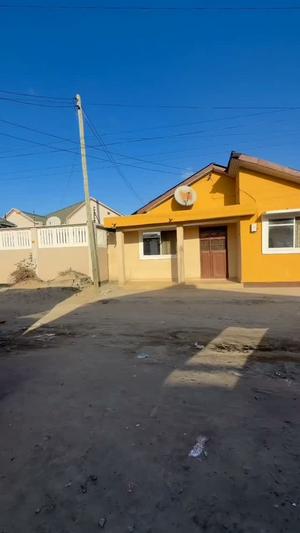 Nyumba inauzwa Kinondoni, Dar Es Salaam (350 sqm)