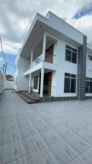 4 Bedrooms House for Rent in Mbezi Mpigii, Dar Es Salaam
