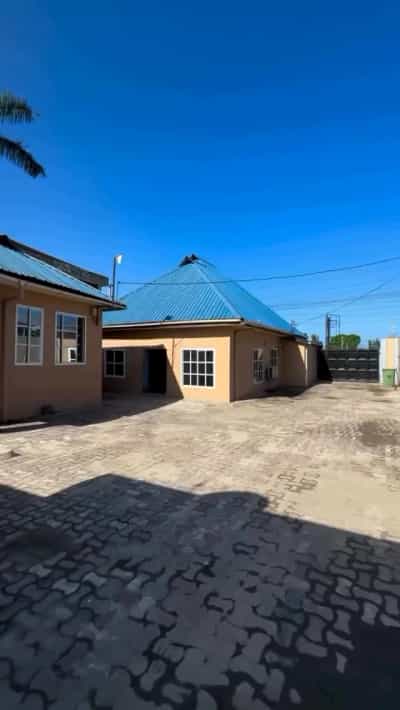 Apartment ya vyumba vitatu inapangishwa Mbezi Beach, Dar Es Salaam