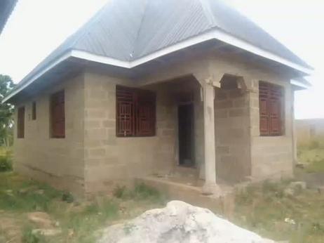 Nyumba ya vyumba vitatu inauzwa Kibaha Kwa Mfipa, Pwani (625 sqm) Nyumba ya vyumba vitatu inauzwa Kibaha Kwa Mfipa, Pwani (625 sqm)