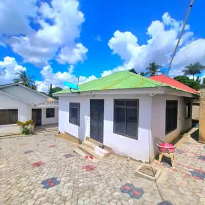 Apartment ya vyumba vitatu inapangishwa Kimara Temboni, Dar Es Salaam Apartment ya vyumba vitatu inapangishwa Kimara Temboni, Dar Es Salaam