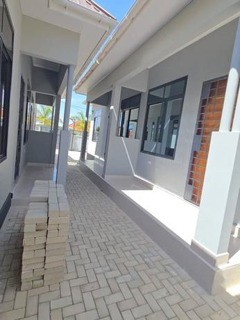 Apartment ya vyumba 8 inauzwa Ilemela, Mwanza Apartment ya vyumba 8 inauzwa Ilemela, Mwanza