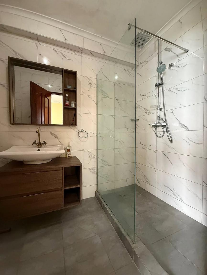 media -4