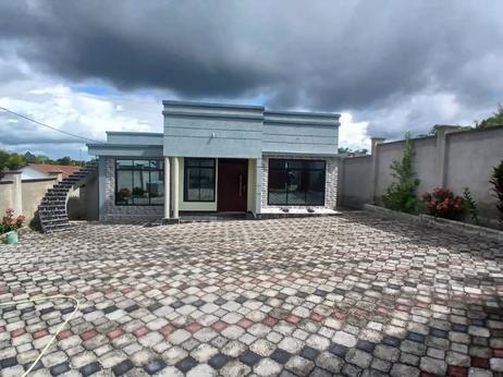 Nyumba ya vyumba vitatu inauzwa Kiluvya Gogoni, Pwani (600 sqm)