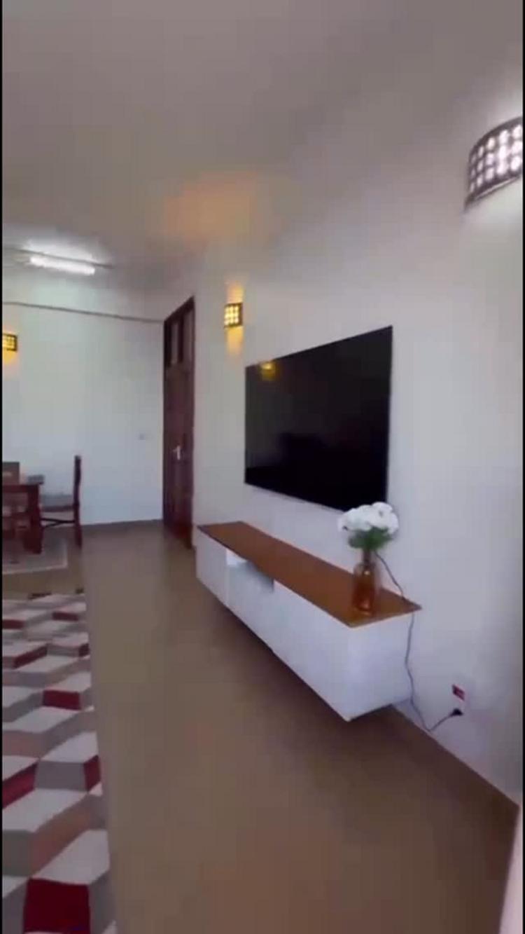 media -1 media -1