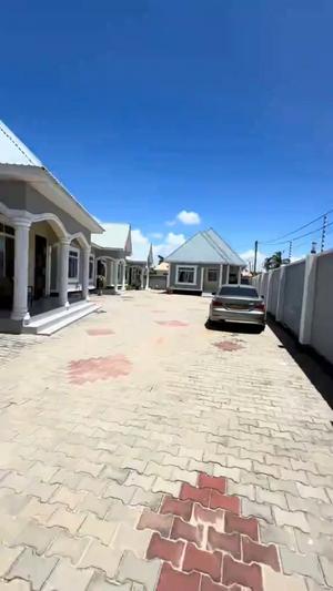 Nyumba ya vyumba vitatu inapangishwa Kigamboni Kisota Saranga, Dar Es Salaam Nyumba ya vyumba vitatu inapangishwa Kigamboni Kisota Saranga, Dar Es Salaam