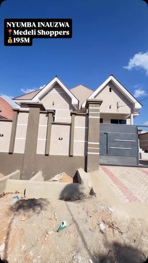 3 Bedrooms House for Sale in Medeli Shoppers, Dodoma (400 sqm) 3 Bedrooms House for Sale in Medeli Shoppers, Dodoma (400 sqm)