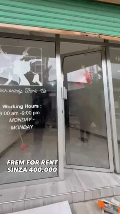 Duka linapangishwa Sinza, Dar Es Salaam