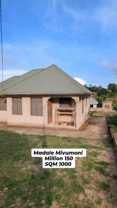 Nyumba ya vyumba vitatu inauzwa Madale Mivumoni, Dar Es Salaam (1000 sqm) Nyumba ya vyumba vitatu inauzwa Madale Mivumoni, Dar Es Salaam (1000 sqm)