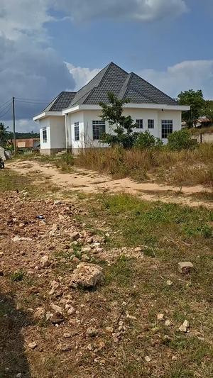 Kiwanja kinauzwa Mbezi Msakuzi, Dar Es Salaam (500 sqm) Kiwanja kinauzwa Mbezi Msakuzi, Dar Es Salaam (500 sqm)