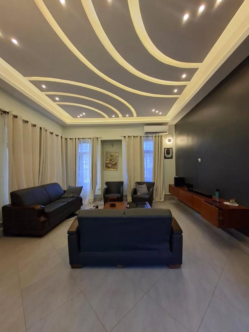 media -4