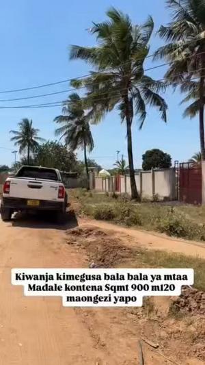 Kiwanja kinauzwa Madale Kontena Ushuarini, Dar Es Salaam (900 sqm)