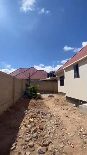 Nyumba ya vyumba vitatu inauzwa Mlimwa C, Dodoma (488 sqm)