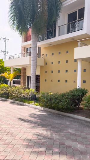 Villa ya vyumba vitatu inapangishwa Oysterbay Masaki, Dar Es Salaam Villa ya vyumba vitatu inapangishwa Oysterbay Masaki, Dar Es Salaam
