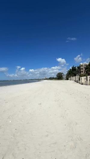 Beach Plot kinauzwa Kawe Beach, Dar Es Salaam (5050 sqm) Beach Plot kinauzwa Kawe Beach, Dar Es Salaam (5050 sqm)