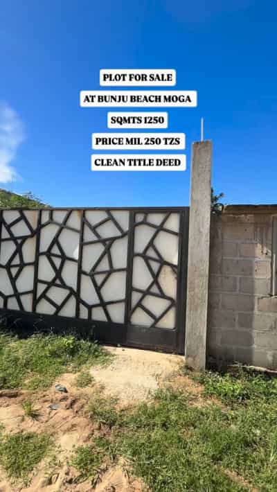Kiwanja kinauzwa BUNJU BEACH MOGA, Dar Es Salaam (1250 sqm) Kiwanja kinauzwa BUNJU BEACH MOGA, Dar Es Salaam (1250 sqm)