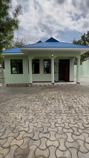 Nyumba ya vyumba viwili inapangishwa Makongo Mwanzo, Dar Es Salaam Nyumba ya vyumba viwili inapangishwa Makongo Mwanzo, Dar Es Salaam