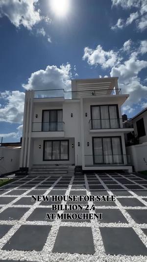 Nyumba ya vyumba vinne inauzwa Mikocheni, Dar Es Salaam (420 sqm) Nyumba ya vyumba vinne inauzwa Mikocheni, Dar Es Salaam (420 sqm)