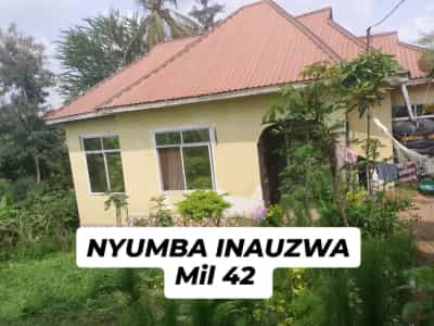 Nyumba ya vyumba vitatu inauzwa Mbezi Msumi A, Dar Es Salaam (300 sqm)