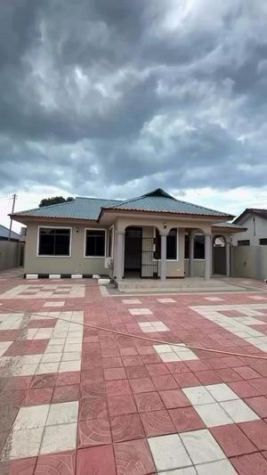 3 Bedrooms House for Rent in Tegeta Masaiti, Dar Es Salaam