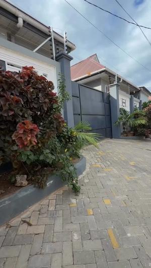 Nyumba/Apartment ya vyumba viwili inapangishwa Kinondoni, Dar Es Salaam Nyumba/Apartment ya vyumba viwili inapangishwa Kinondoni, Dar Es Salaam