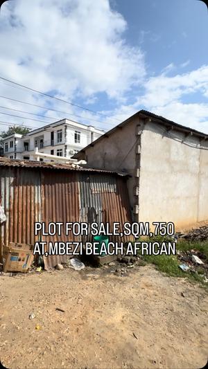Kiwanja kinauzwa Mbezi Beach Africana, Dar Es Salaam (750 sqm) Kiwanja kinauzwa Mbezi Beach Africana, Dar Es Salaam (750 sqm)