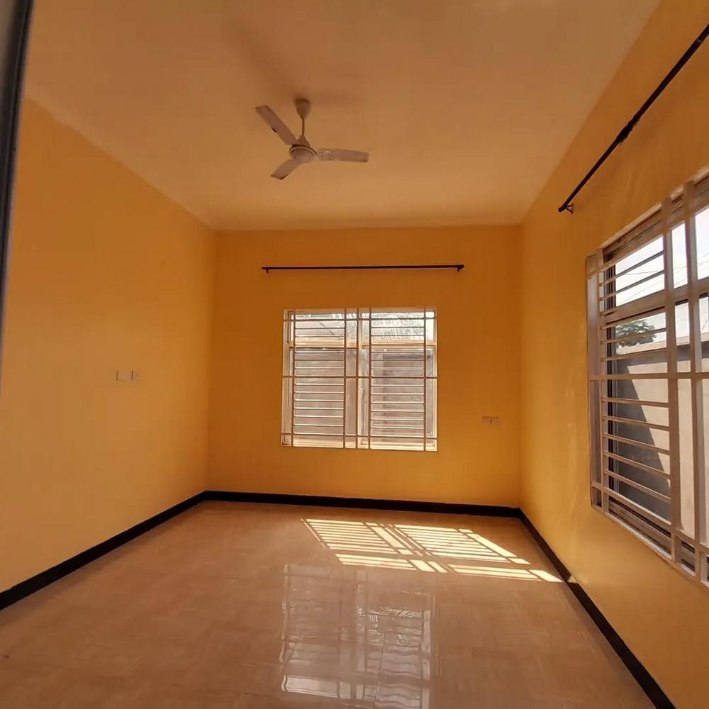 media -8