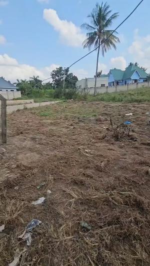 Kiwanja kinauzwa Goba Center, Dar Es Salaam sqm 400