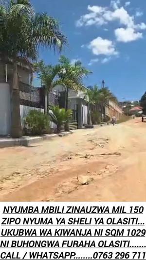 Nyumba ya vyumba vitatu inauzwa Buhongwa Furahaa, Mwanza (1029 sqm) Nyumba ya vyumba vitatu inauzwa Buhongwa Furahaa, Mwanza (1029 sqm)