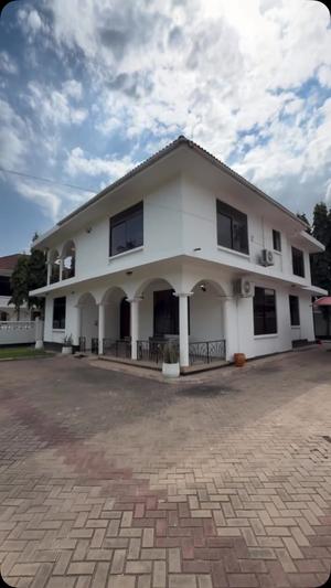 Nyumba (Furnished) ya vyumba vinne inapangishwa Kawe Beach, Dar Es Salaam Nyumba (Furnished) ya vyumba vinne inapangishwa Kawe Beach, Dar Es Salaam