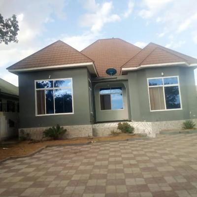 Nyumba ya vyumba vitatu inauzwa Nyasaka, Mwanza (790 sqm) Nyumba ya vyumba vitatu inauzwa Nyasaka, Mwanza (790 sqm)