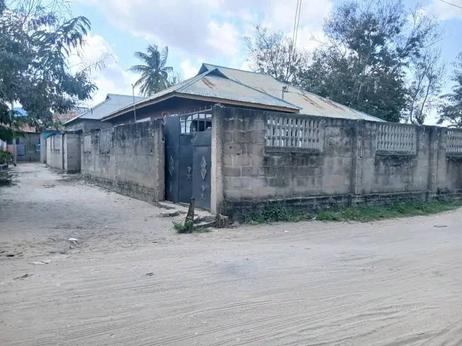 Nyumba ya vyumba vitatu inauzwa Ukonga, Dar Es Salaam (400 sqm)