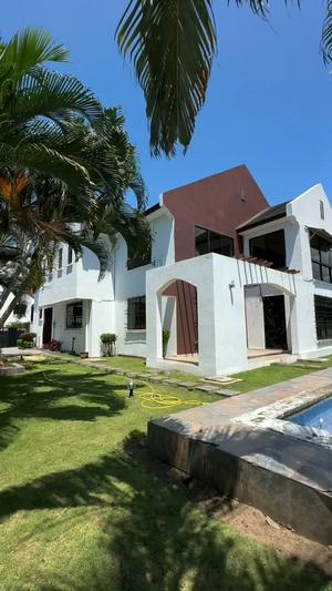 Villa ya vyumba vitano inauzwa Mbezi Beach, Dar Es Salaam (1300 sqm)