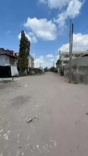 Kiwanja kinauzwa Kinondoni, Dar Es Salaam (400 sqm)